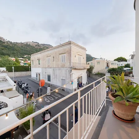 Five By Capri 5 Senses