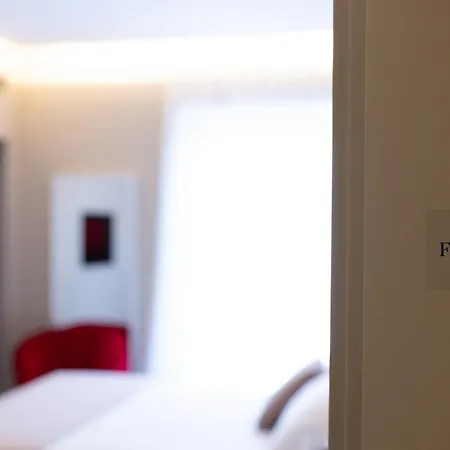 Five By Capri 5 Senses 3*