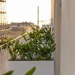 Five By Capri 5 Senses ゲストハウス 3*