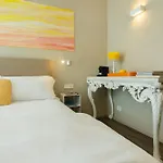 Five By Capri 5 Senses ゲストハウス 3*