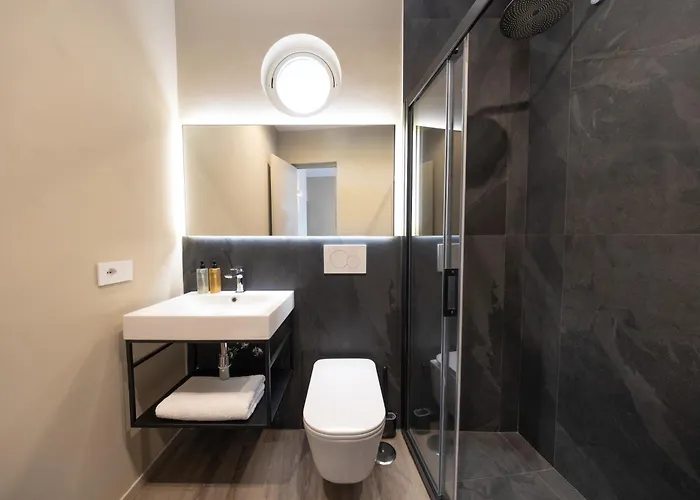 Five By Capri 5 Senses 3*