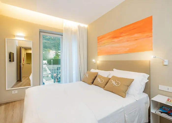 Guest house Five By Capri 5 Senses