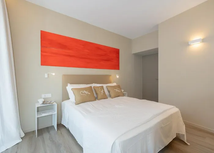 Guest house Five By Capri 5 Senses