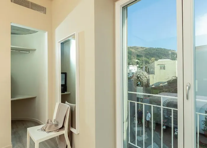 Five By Capri 5 Senses Guest house