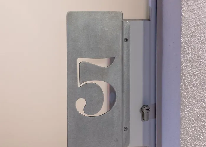 Guest house Five By Capri 5 Senses