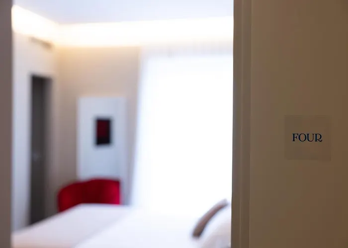 Five By Capri 5 Senses 3*