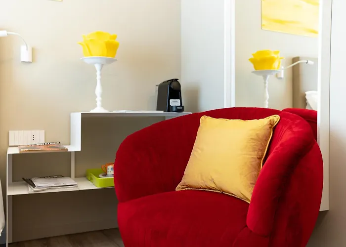 Guest house Five By Capri 5 Senses