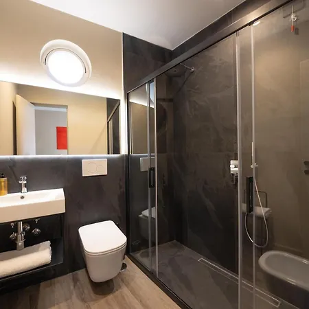 Five By Capri 5 Senses 招待所